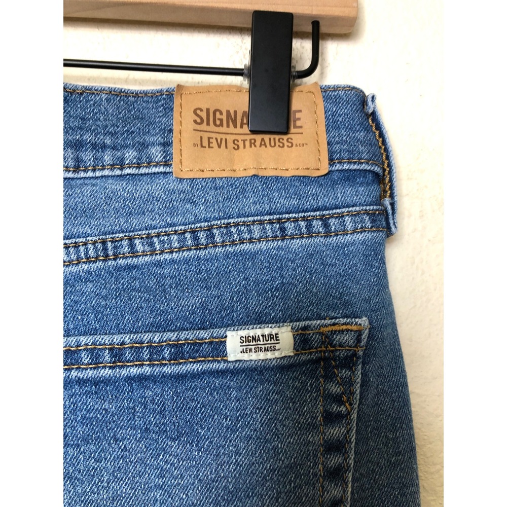 Levi's Signature Women's Heritage Boyfriend Jeans Blue Patchwork‎ Cuffed W29/L25 - Picture 10 of 16